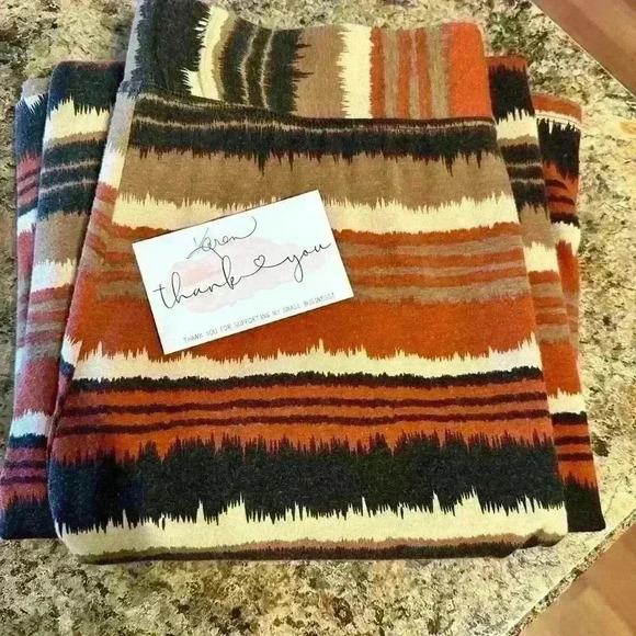 Roz & Ali A-Line Maxi Skirt. Small. Pull on. Aztec Pattern. EUC - Picture 9 of 9